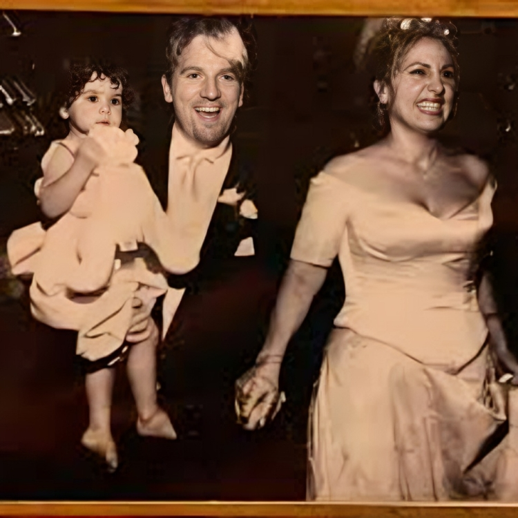 Dan Finnerty with his wife, Kathy Najimy and his daughter, Samia Najimy Finnerty.